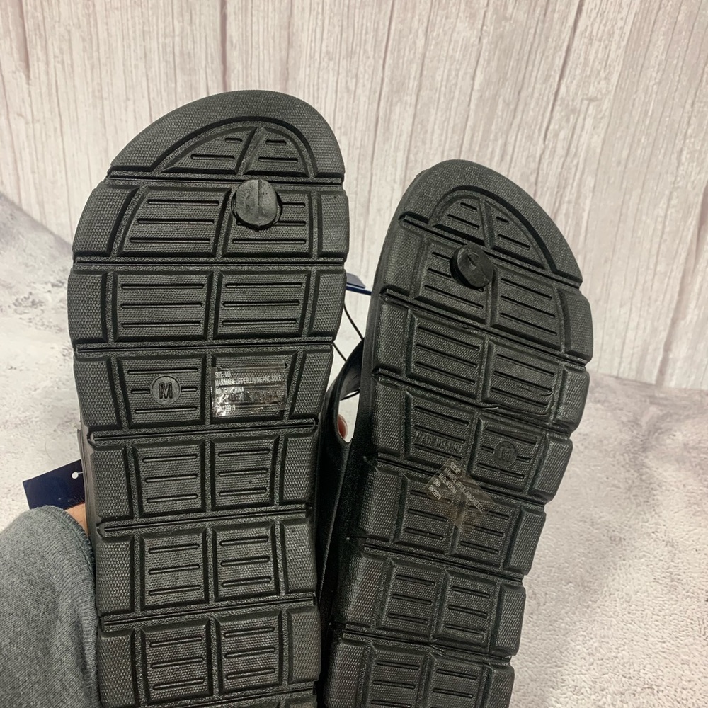 Chaps Memory Foam Flip Flop Sandals - Picture 4 of 5